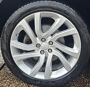 Used 2017 Land Rover Discovery Sport Hse Luxury Santorini Black - Interior and Exterior details 14