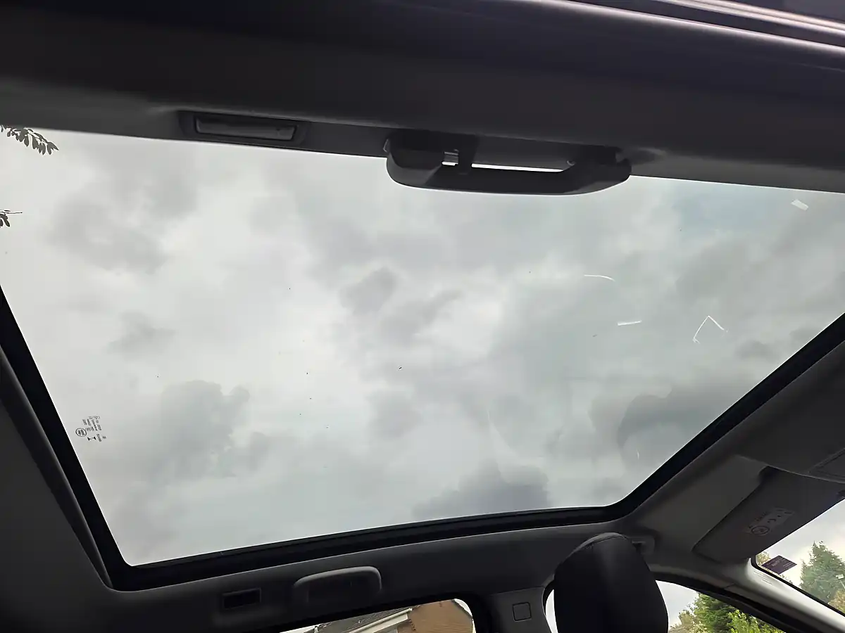 Used 2017 Land Rover Discovery Sport Hse Luxury Santorini Black - Interior and Exterior details 17