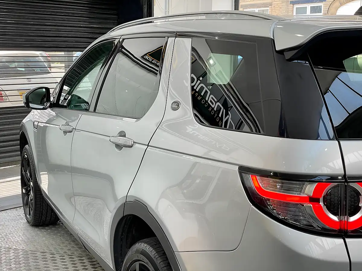Used 2017 Land Rover Discovery Sport Hse Luxury Silver - Interior and Exterior details 10