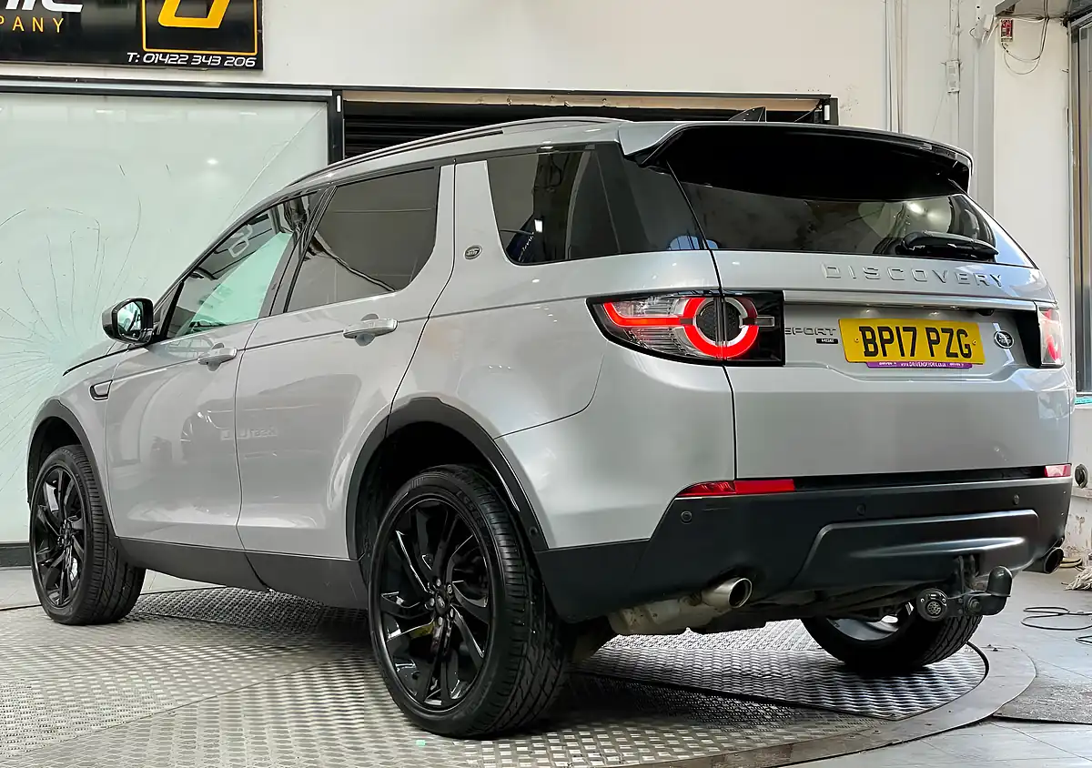 Used 2017 Land Rover Discovery Sport Hse Luxury Silver - Interior and Exterior details 4