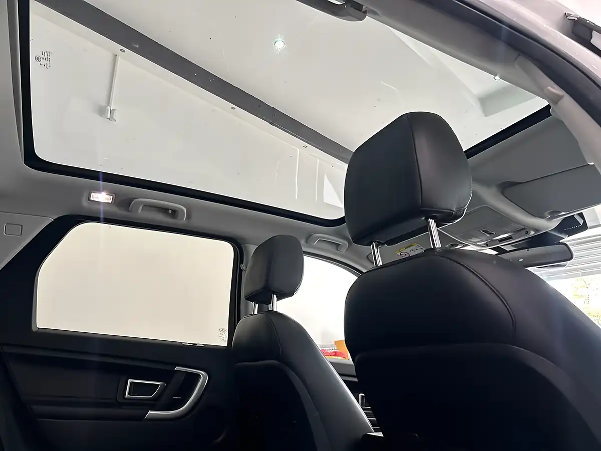 Used 2017 Land Rover Discovery Sport Hse Luxury White - Interior and Exterior details 15