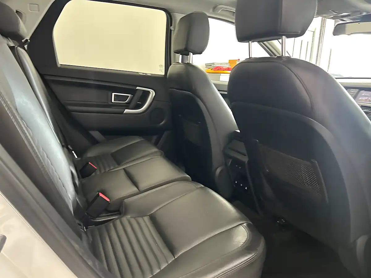 Used 2017 Land Rover Discovery Sport Hse Luxury White - Interior and Exterior details 16