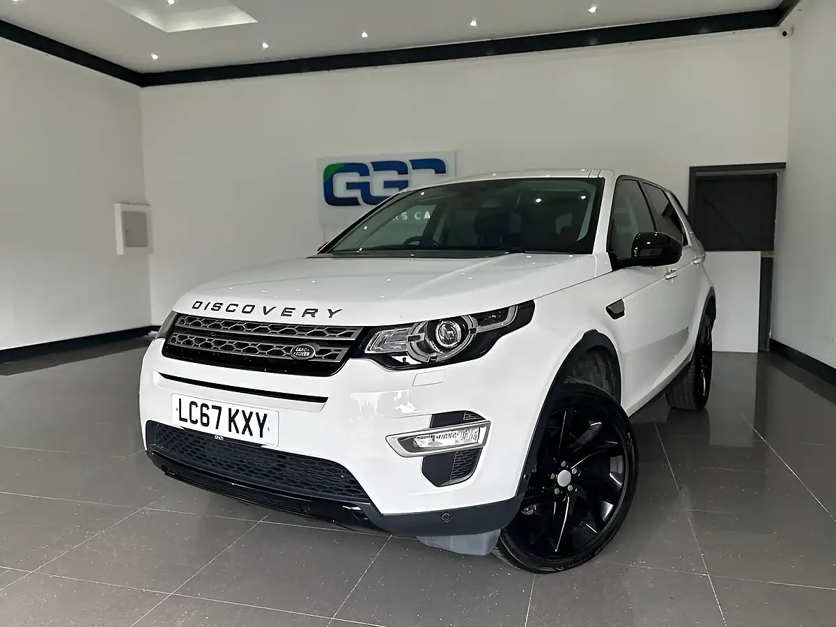 Used 2017 Land Rover Discovery Sport Hse Luxury White - Interior and Exterior details 20