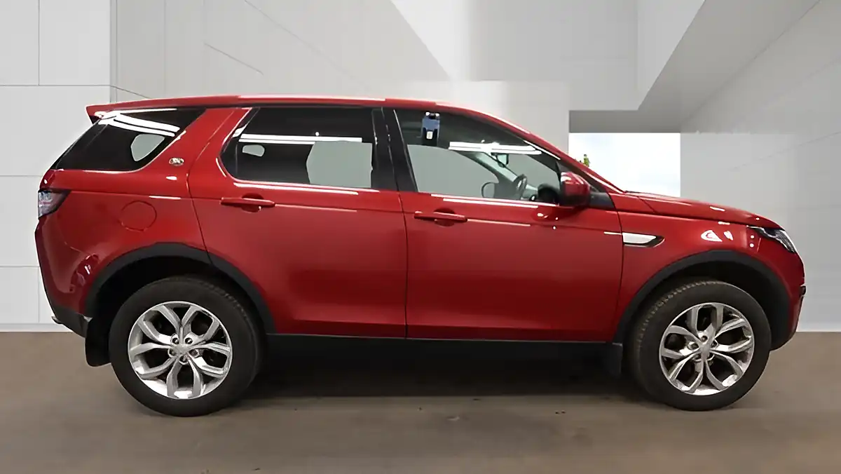 Used 2017 Land Rover Discovery Sport Hse Red - Interior and Exterior details 8