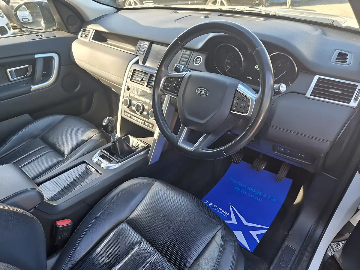 Used 2017 Land Rover Discovery Sport Hse White - Interior and Exterior details 10