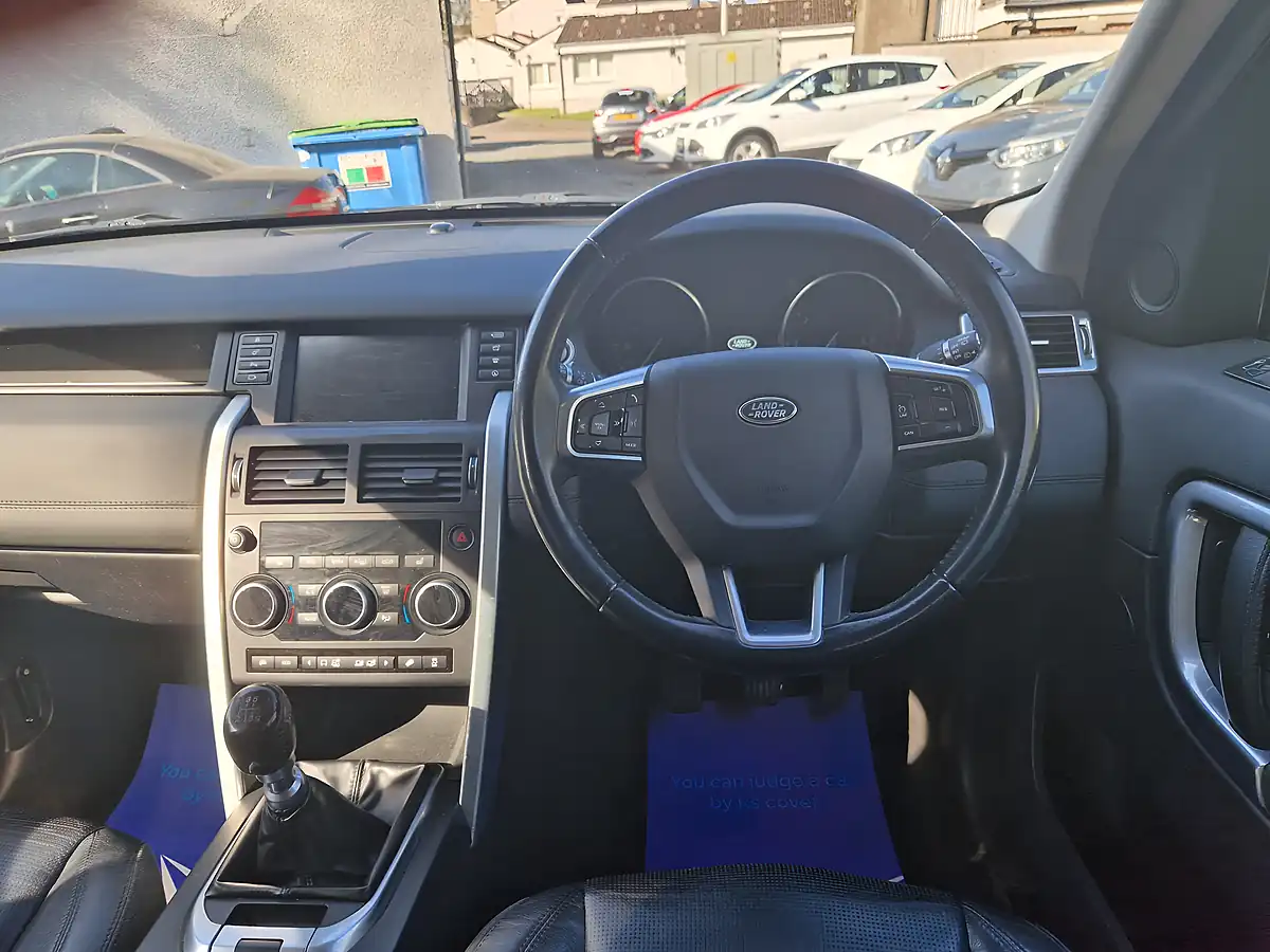 Used 2017 Land Rover Discovery Sport Hse White - Interior and Exterior details 11
