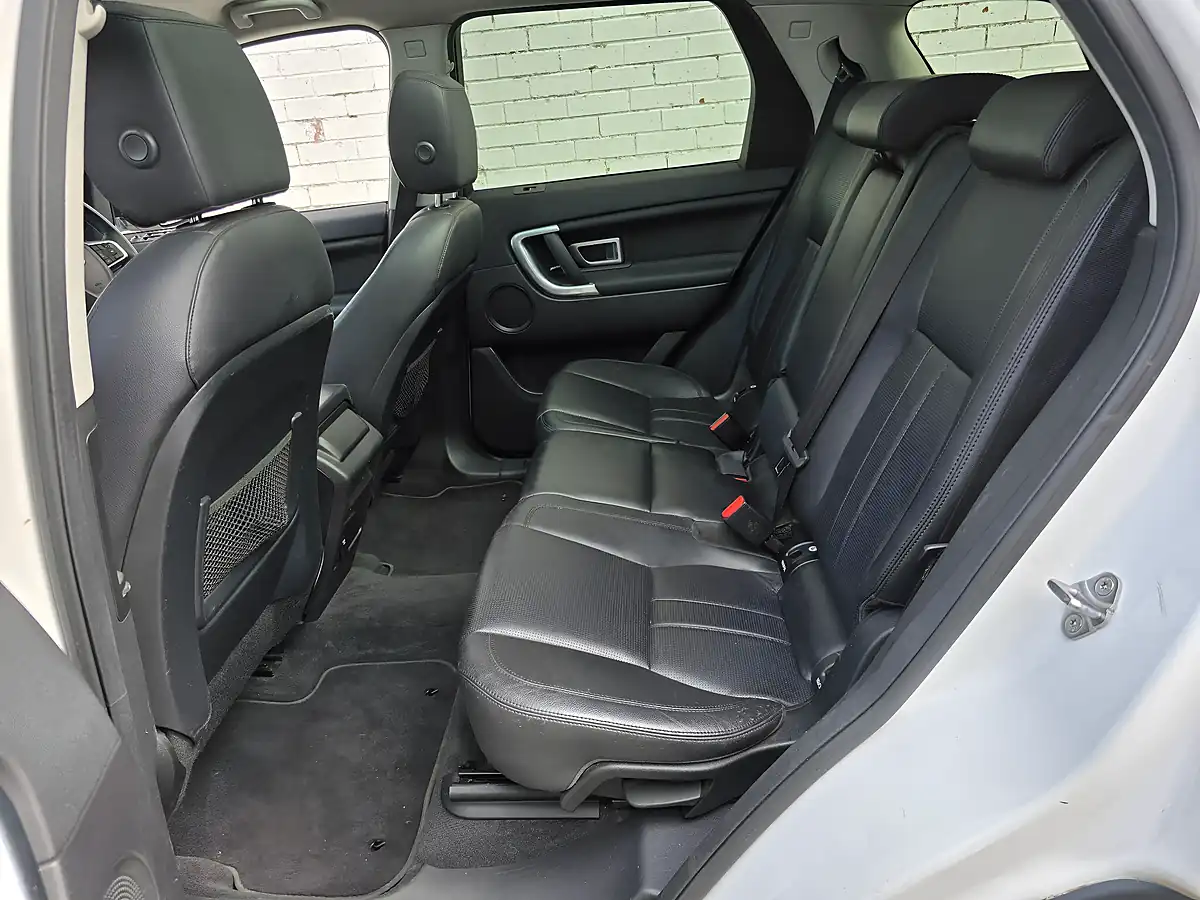 Used 2017 Land Rover Discovery Sport Hse White - Interior and Exterior details 15