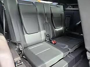 Used 2017 Land Rover Discovery Sport Hse White - Interior and Exterior details 16