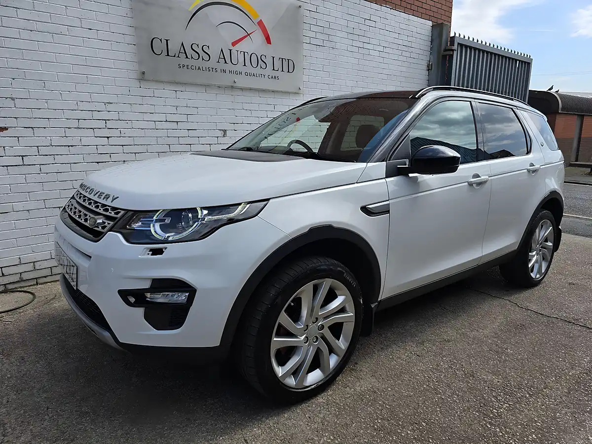 Used 2017 Land Rover Discovery Sport Hse White - Interior and Exterior details 3