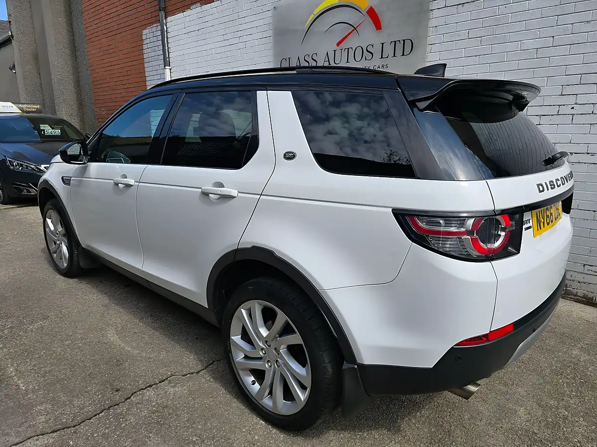 Used 2017 Land Rover Discovery Sport Hse White - Interior and Exterior details 5