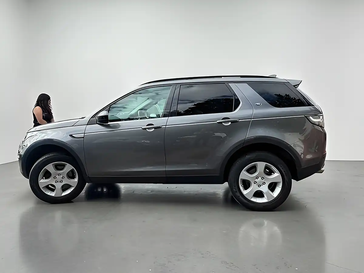 Used 2017 Land Rover Discovery Sport Pure Edition Grey - Interior and Exterior details 6