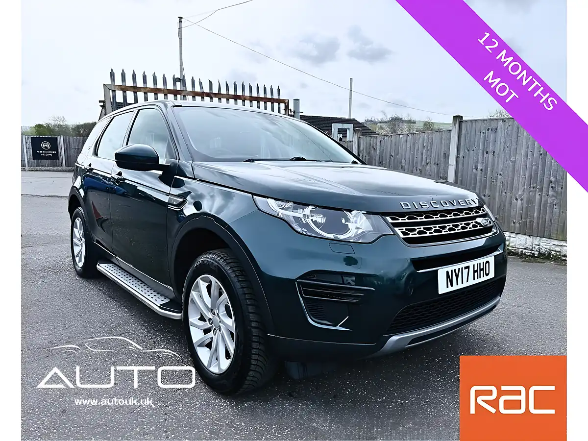 Used 2017 Land Rover Discovery Sport Se Green - Front View