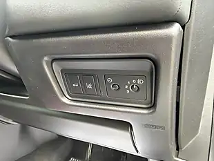 Used 2017 Land Rover Discovery Sport Se Green - Interior and Exterior details 12