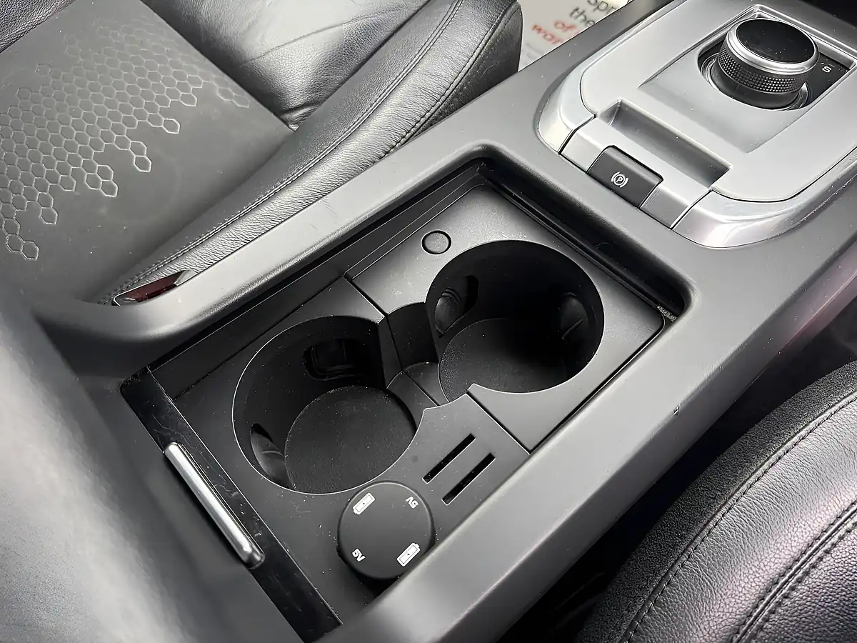 Used 2017 Land Rover Discovery Sport Se Green - Interior and Exterior details 14