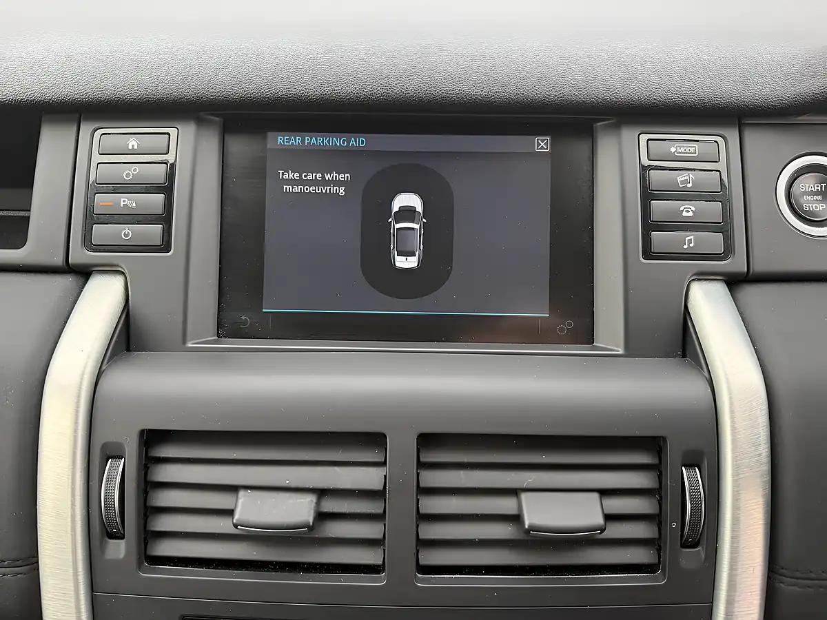 Used 2017 Land Rover Discovery Sport Se Green - Interior and Exterior details 15