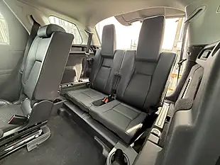 Used 2017 Land Rover Discovery Sport Se Green - Interior and Exterior details 18