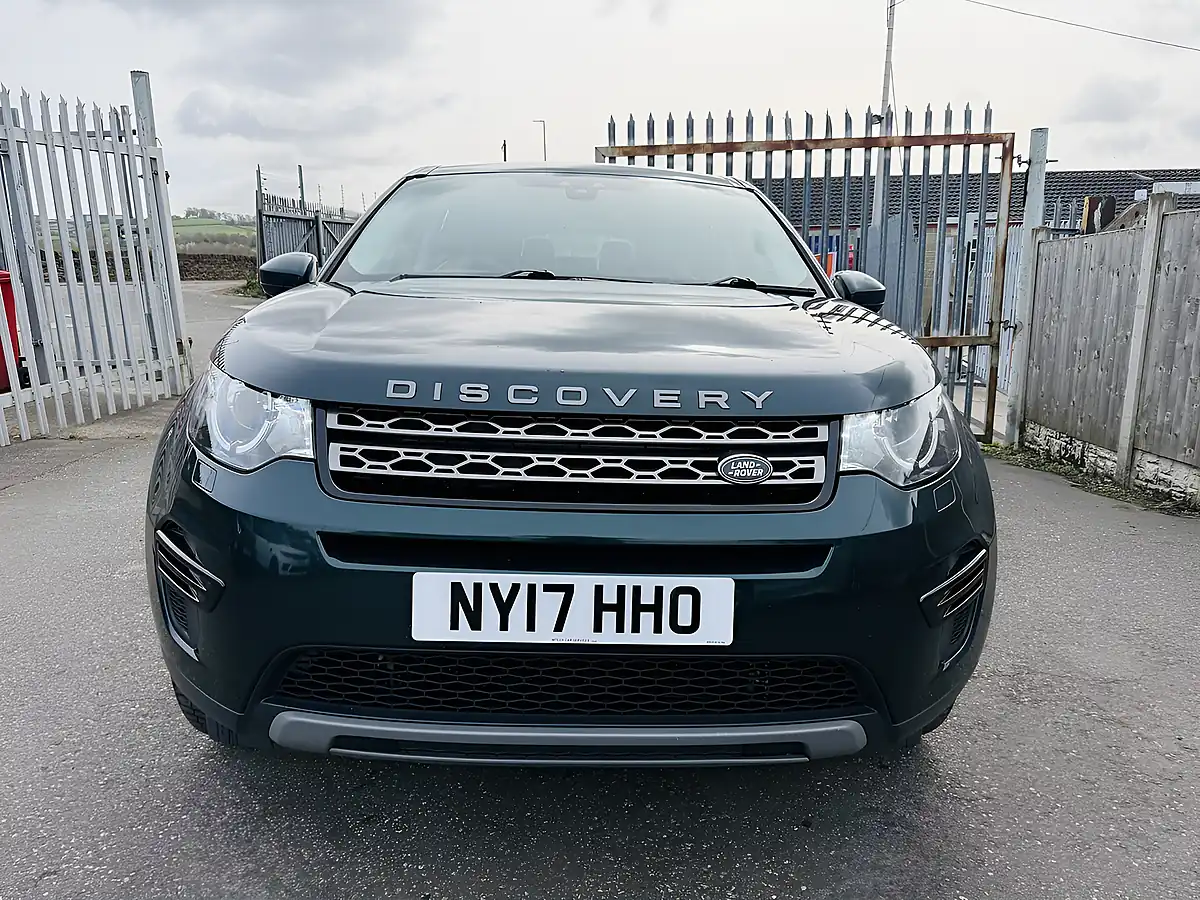 Used 2017 Land Rover Discovery Sport Se Green - Interior and Exterior details 2