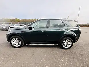 Used 2017 Land Rover Discovery Sport Se Green - Interior and Exterior details 6
