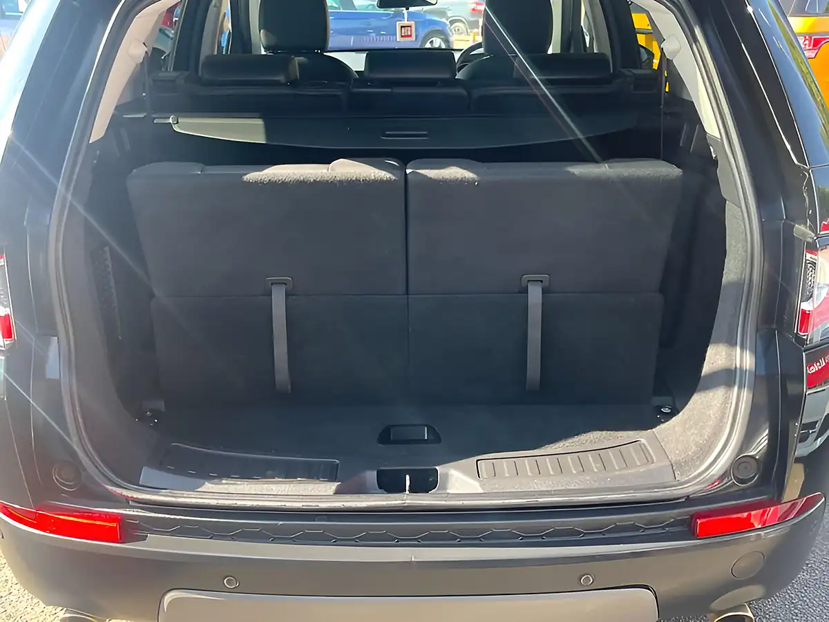 Used 2017 Land Rover Discovery Sport Se Tech Black - Interior and Exterior details 13