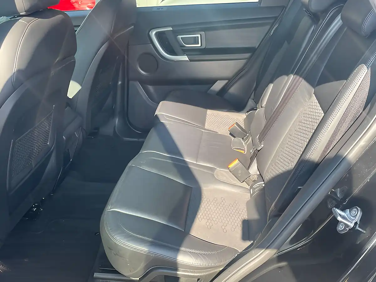 Used 2017 Land Rover Discovery Sport Se Tech Black - Interior and Exterior details 15