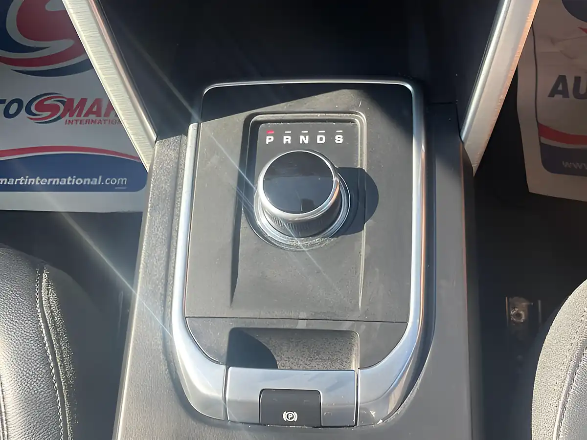 Used 2017 Land Rover Discovery Sport Se Tech Black - Interior and Exterior details 18
