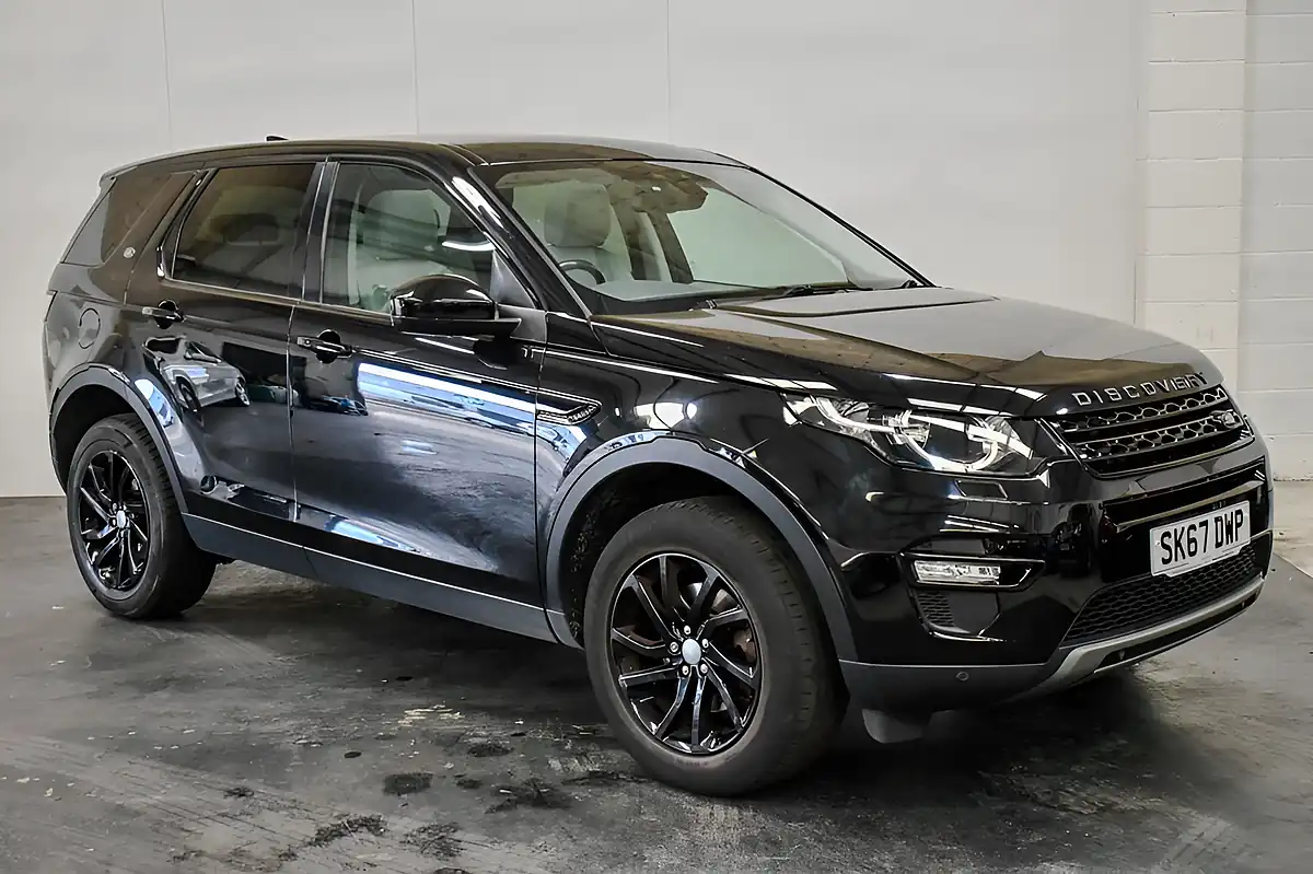 Used 2017 Land Rover Discovery Sport Se Tech Black - Front View