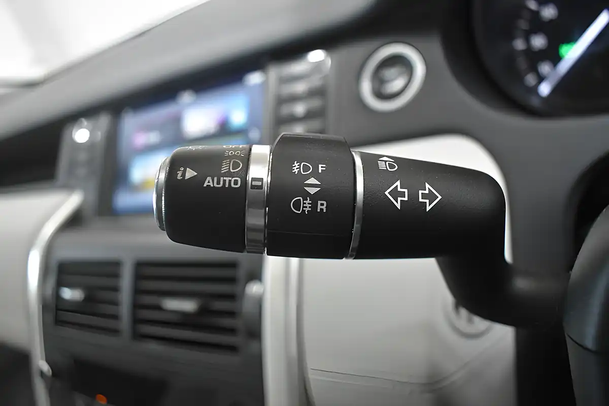 Used 2017 Land Rover Discovery Sport Se Tech Black - Interior and Exterior details 19