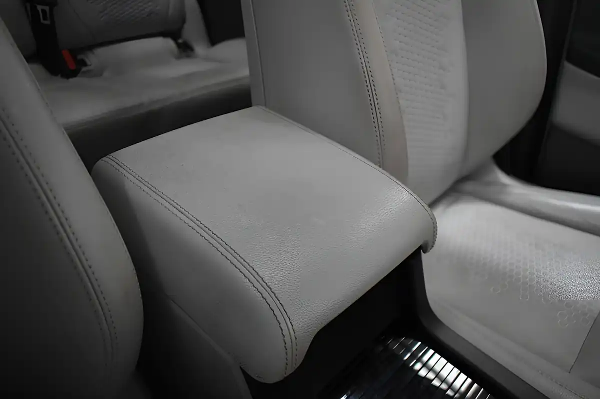 Used 2017 Land Rover Discovery Sport Se Tech Black - Interior and Exterior details 20