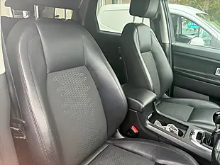 Used 2017 Land Rover Discovery Sport Se Tech Black - Interior and Exterior details 16