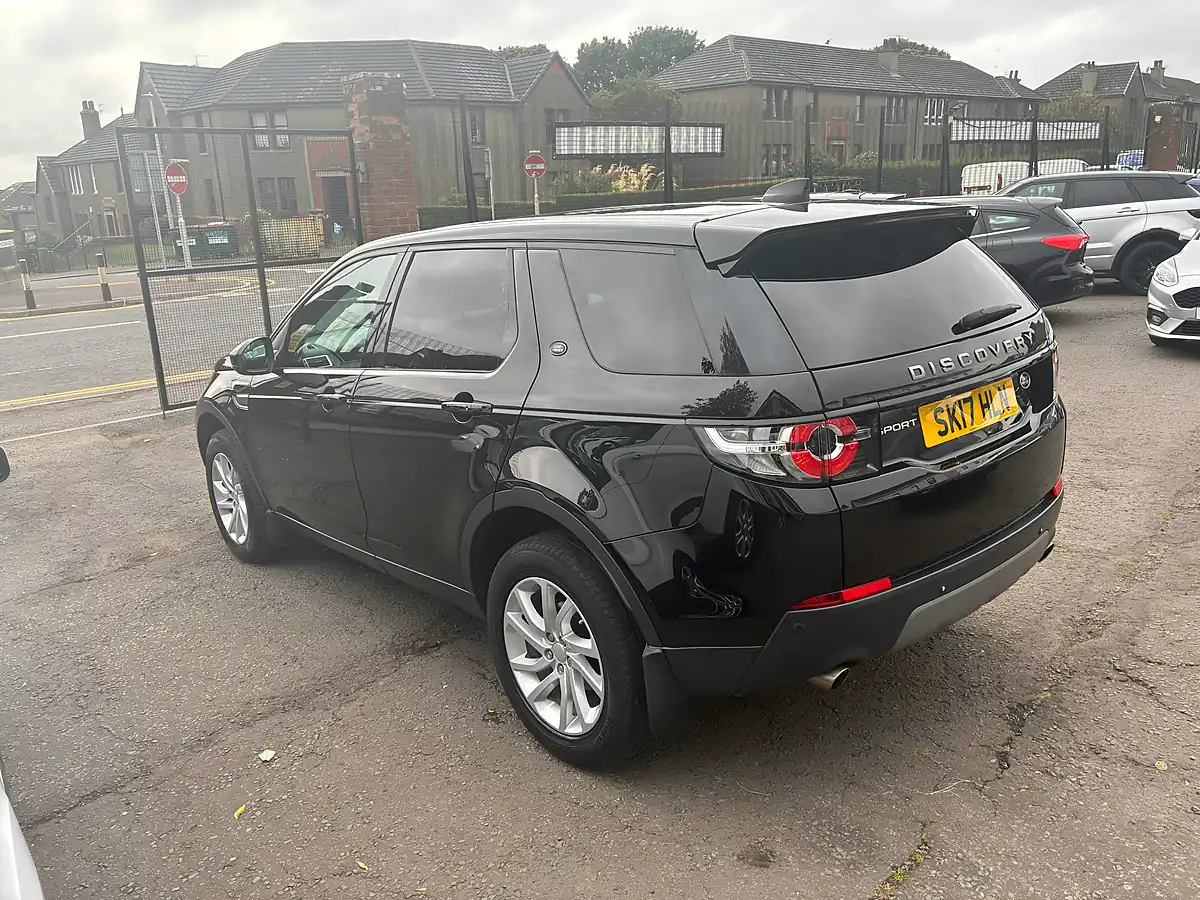 Used 2017 Land Rover Discovery Sport Se Tech Black - Interior and Exterior details 5