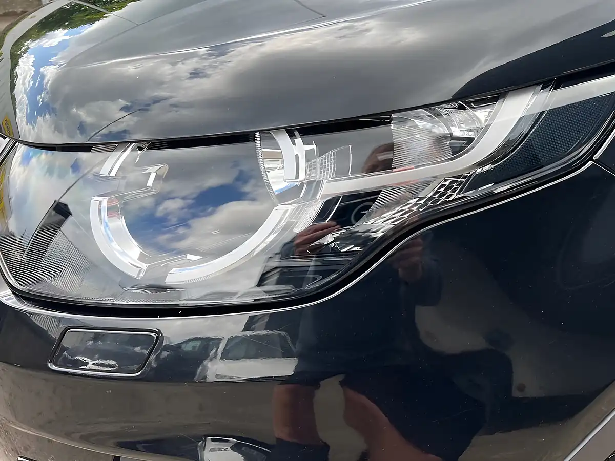 Used 2017 Land Rover Discovery Sport Se Tech Black - Interior and Exterior details 10