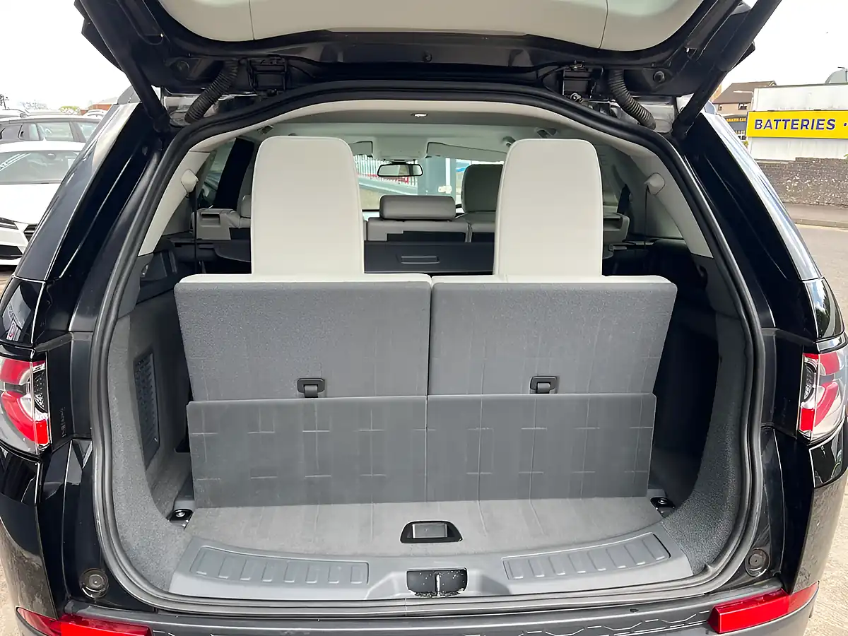 Used 2017 Land Rover Discovery Sport Se Tech Black - Interior and Exterior details 14