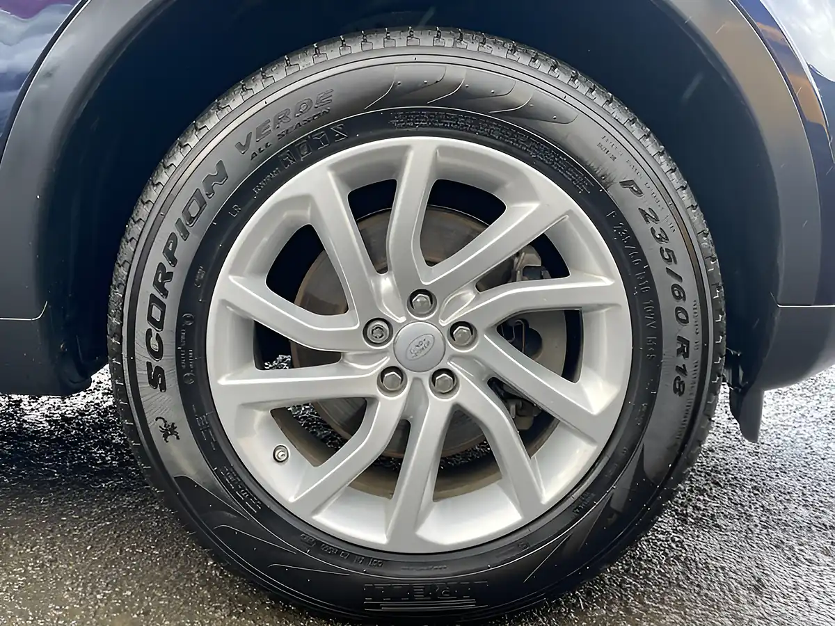 Used 2017 Land Rover Discovery Sport Se Tech Blue - Interior and Exterior details 11