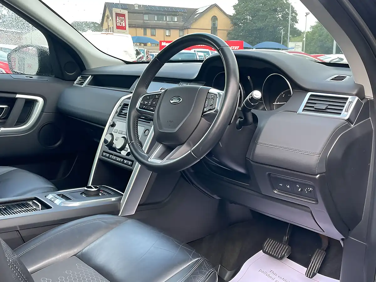 Used 2017 Land Rover Discovery Sport Se Tech Blue - Interior and Exterior details 12