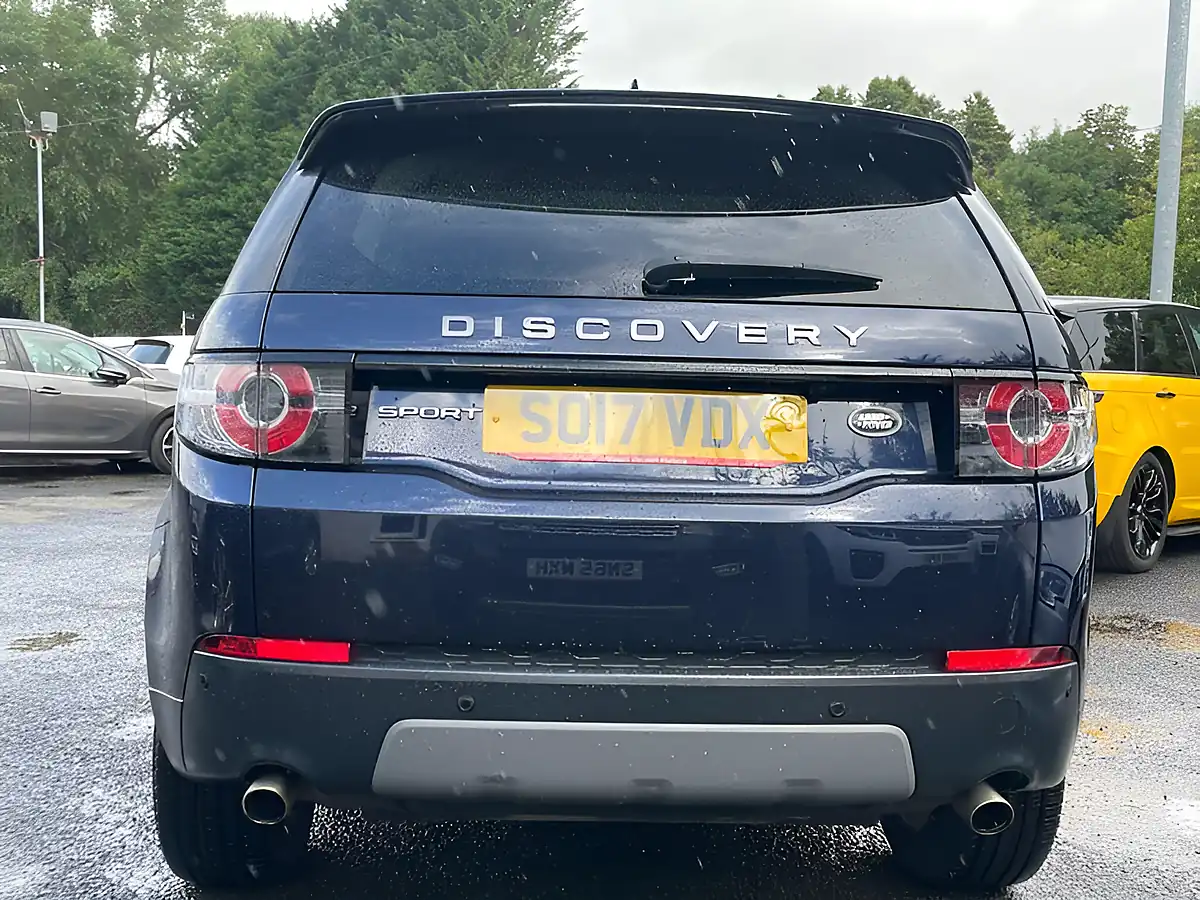 Used 2017 Land Rover Discovery Sport Se Tech Blue - Interior and Exterior details 9