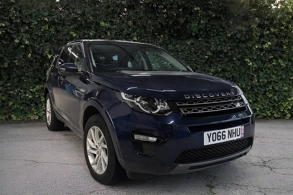 Used 2017 Land Rover Discovery Sport Se Tech Blue - Interior and Exterior details 2