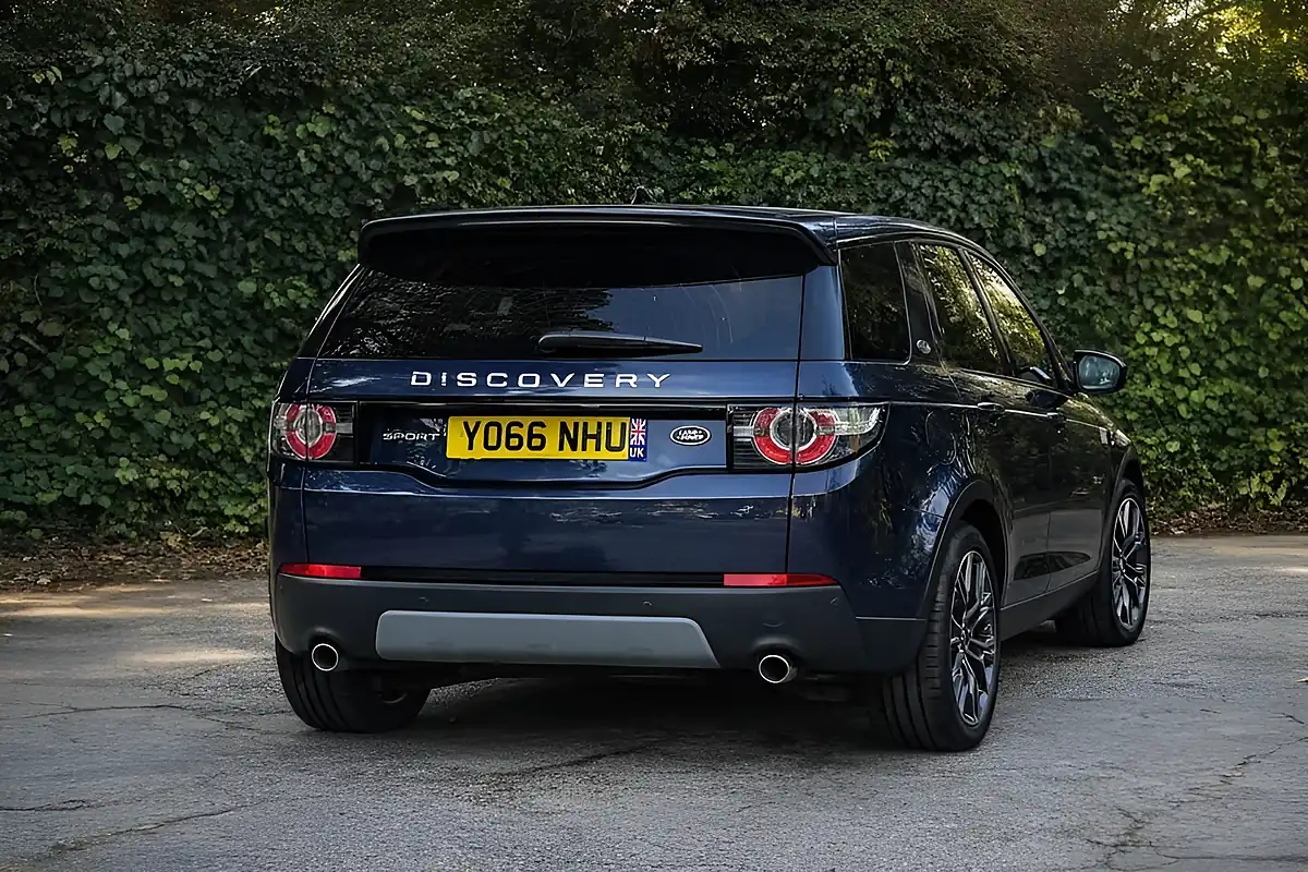 Used 2017 Land Rover Discovery Sport Se Tech Blue - Interior and Exterior details 4