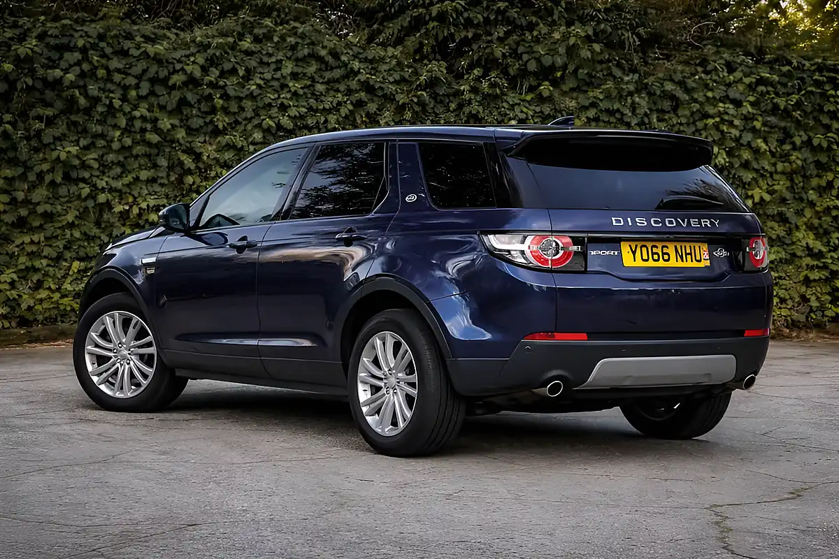 Used 2017 Land Rover Discovery Sport Se Tech Blue - Interior and Exterior details 5