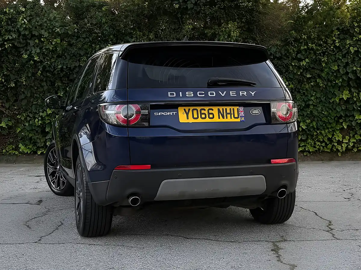 Used 2017 Land Rover Discovery Sport Se Tech Blue - Interior and Exterior details 6