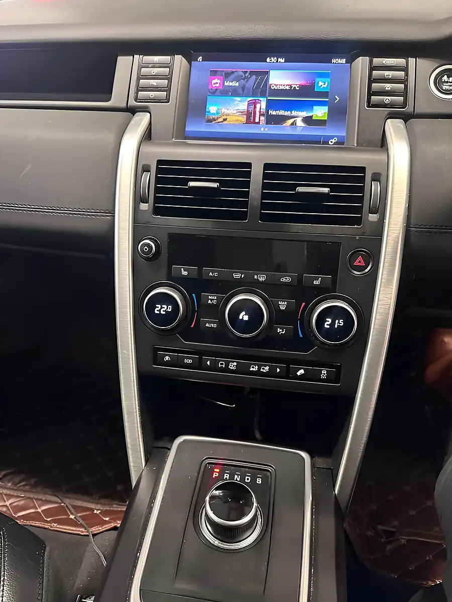 Used 2017 Land Rover Discovery Sport Se Tech Blue - Interior and Exterior details 7