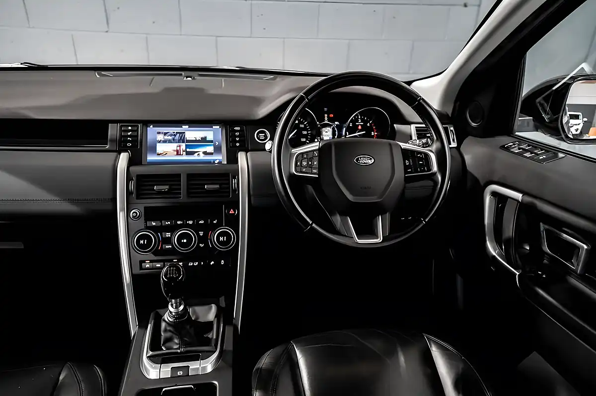 Used 2017 Land Rover Discovery Sport Se Tech Brown - Interior and Exterior details 10