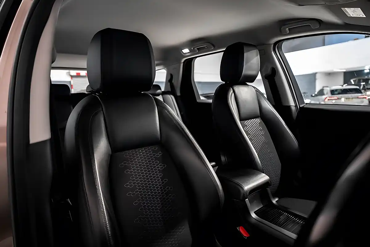 Used 2017 Land Rover Discovery Sport Se Tech Brown - Interior and Exterior details 11