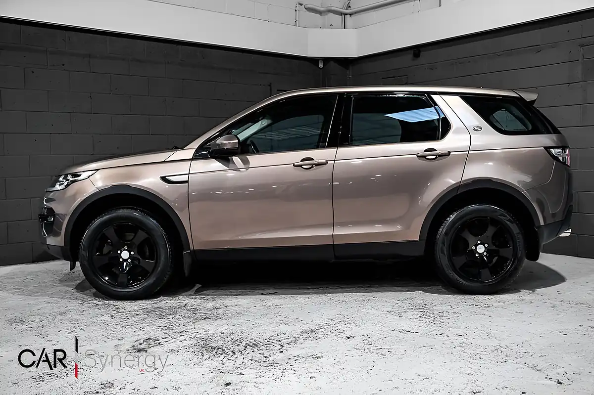 Used 2017 Land Rover Discovery Sport Se Tech Brown - Interior and Exterior details 4