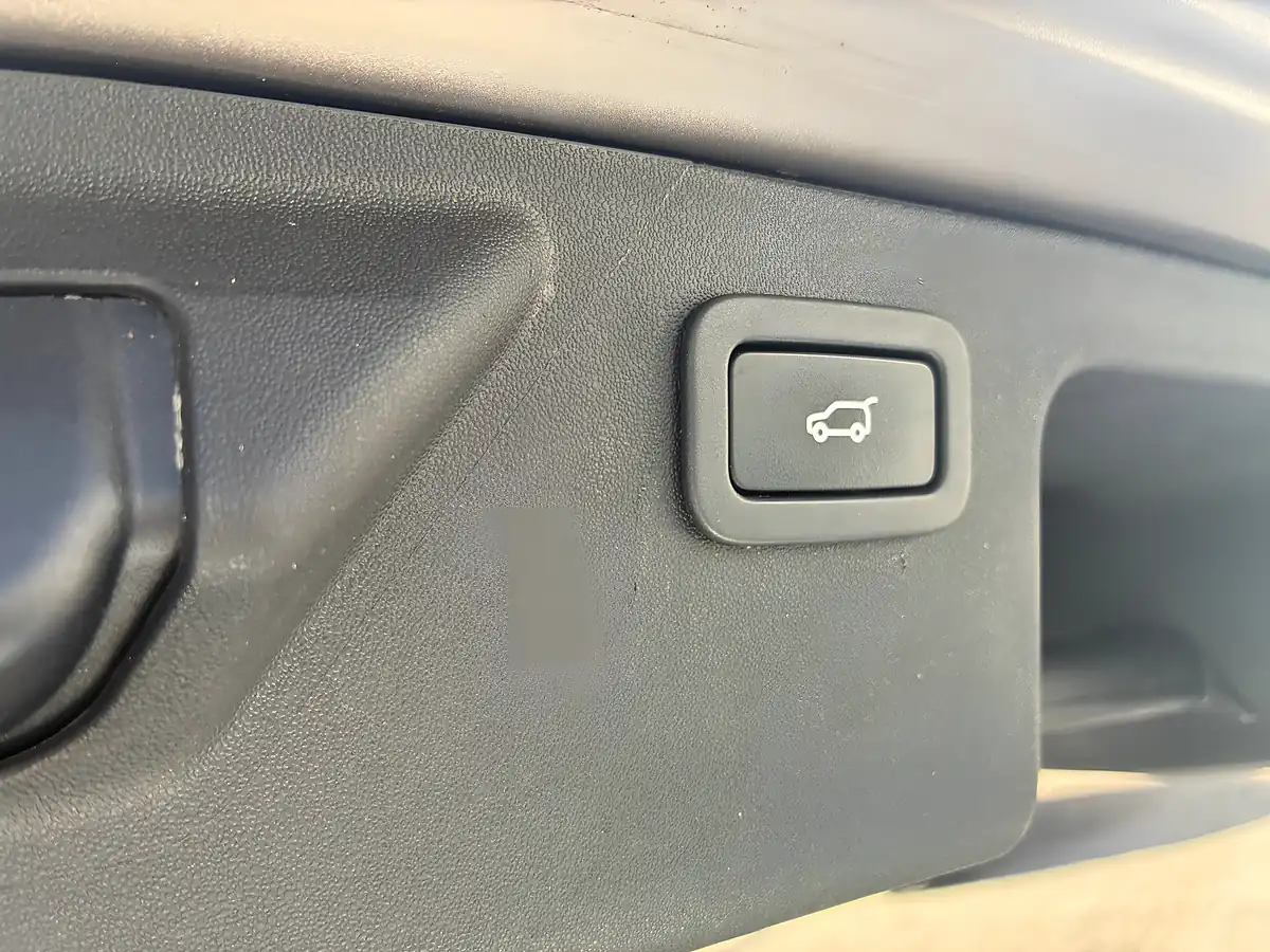 Used 2017 Land Rover Discovery Sport Se Tech Brown - Interior and Exterior details 15