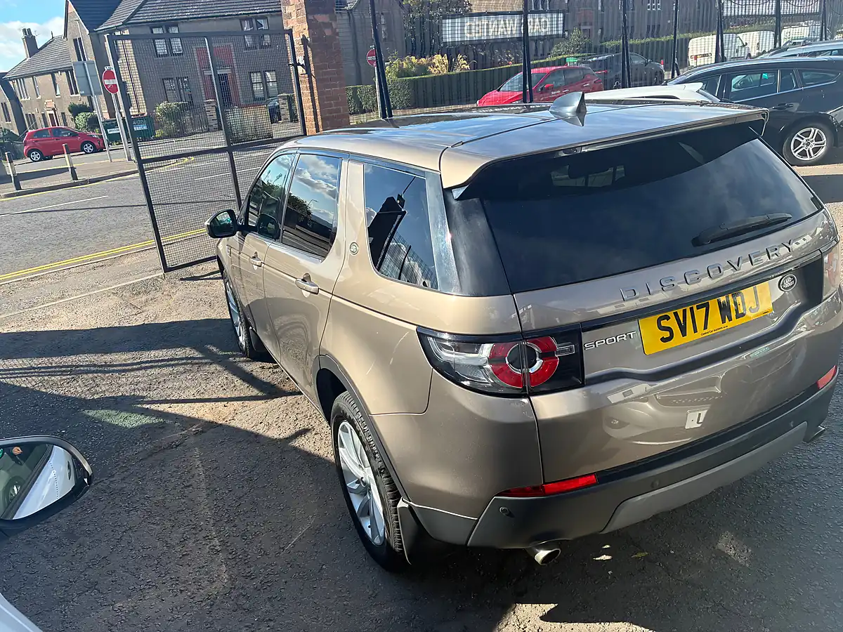Used 2017 Land Rover Discovery Sport Se Tech Brown - Interior and Exterior details 4