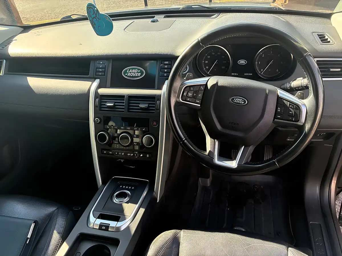 Used 2017 Land Rover Discovery Sport Se Tech Brown - Interior and Exterior details 8