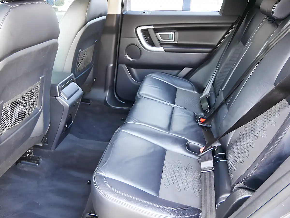 Used 2017 Land Rover Discovery Sport Se Tech Corris Grey - Interior and Exterior details 11