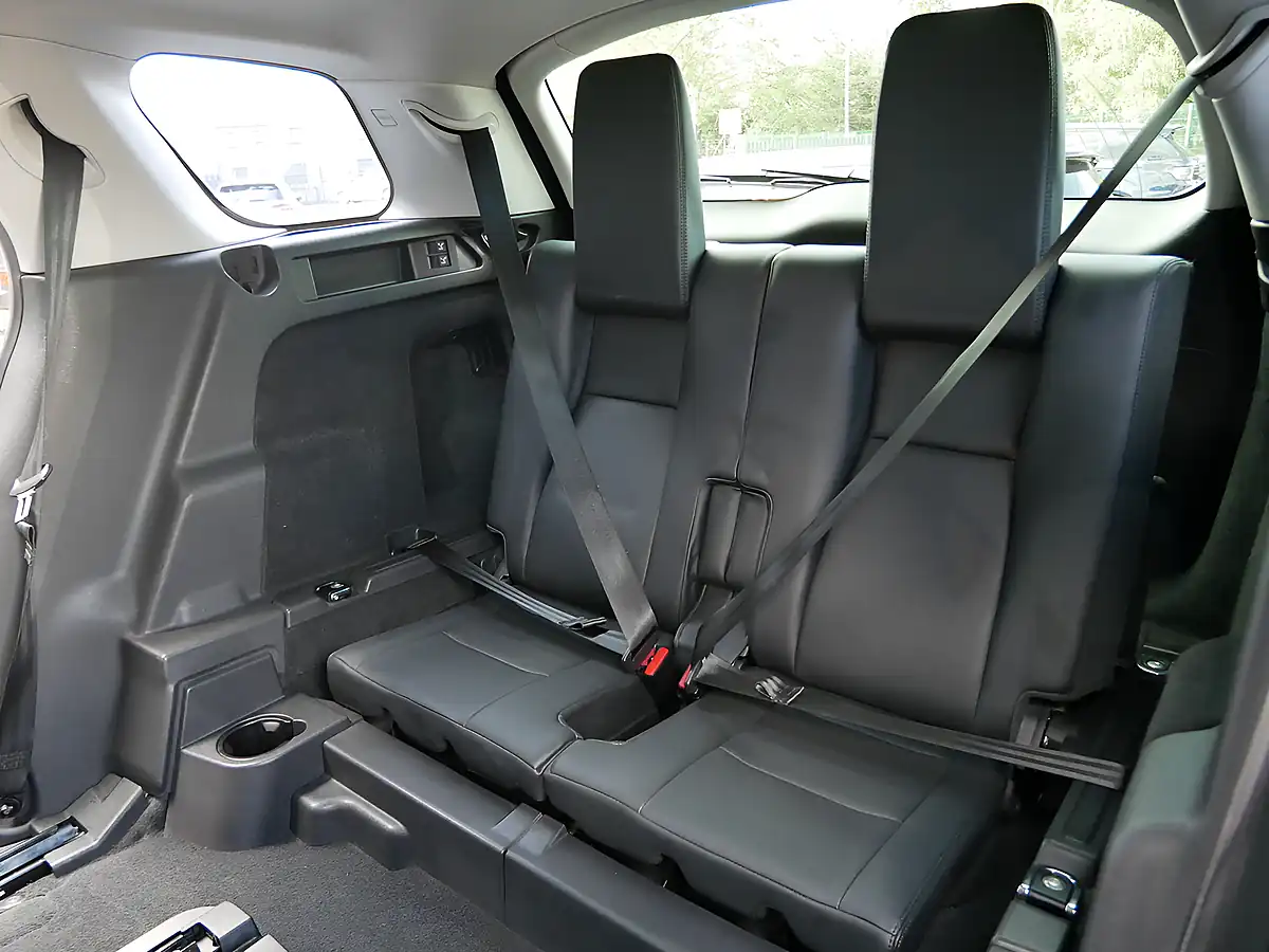Used 2017 Land Rover Discovery Sport Se Tech Corris Grey - Interior and Exterior details 13