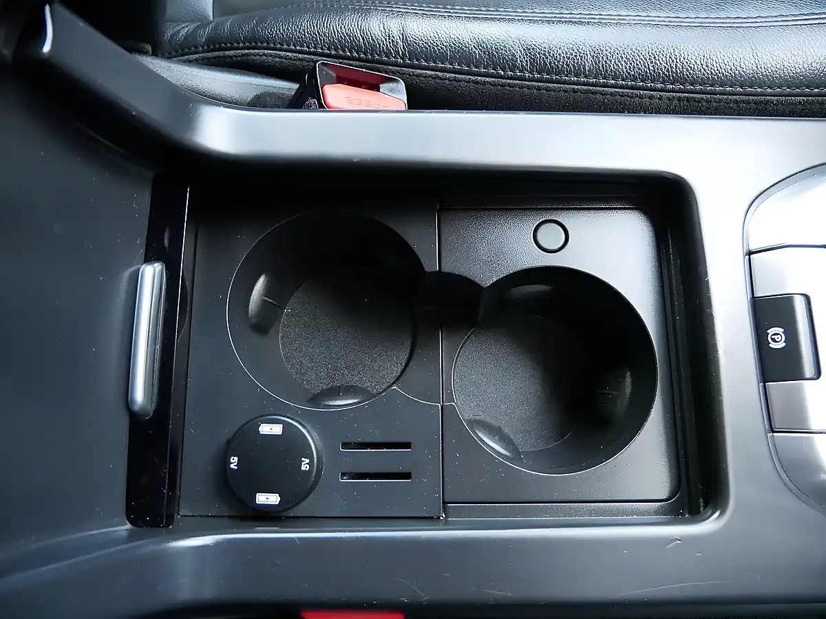 Used 2017 Land Rover Discovery Sport Se Tech Corris Grey - Interior and Exterior details 18