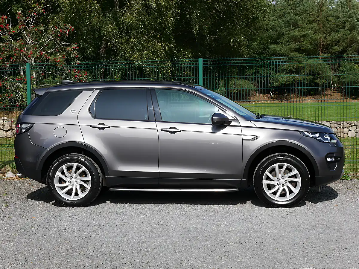 Used 2017 Land Rover Discovery Sport Se Tech Corris Grey - Interior and Exterior details 5